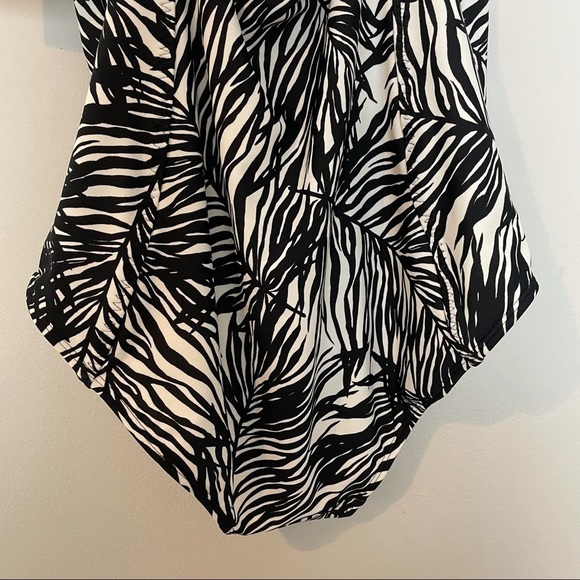 Athleta Palms Kaimana One Piece Swimsuit 36B/C (M) - Picture 7 of 16